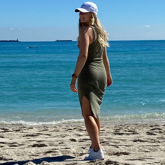 Green midi knit dress with slit - Picture 2 of 6